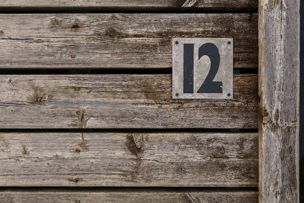 Welches Material eignet sich für Hausnummern? - Steelmonks