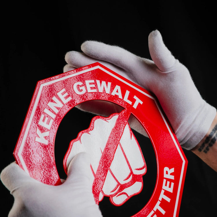 Keine Gewalt Schild Steelmonks