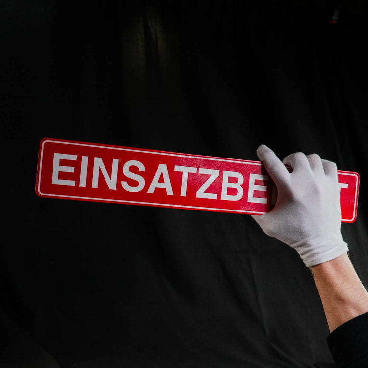 Einsatzbereit Schild Steelmonks