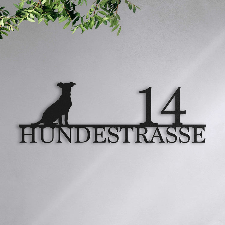 Straßenschild mit Hund