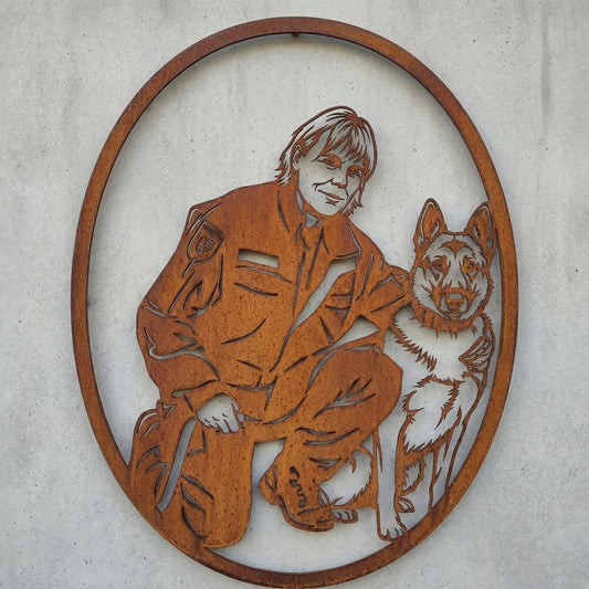Frau mit Hund – Ovales Porträt-Wandschild