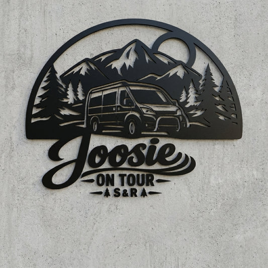 Wandschild Camper Joosie – Berge & Wald