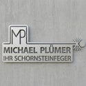 Logo-Emblem Wandschild – Edelstahl satiniert