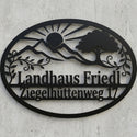 Ovales Landhaus-Wandschild „Landhaus Friedl“