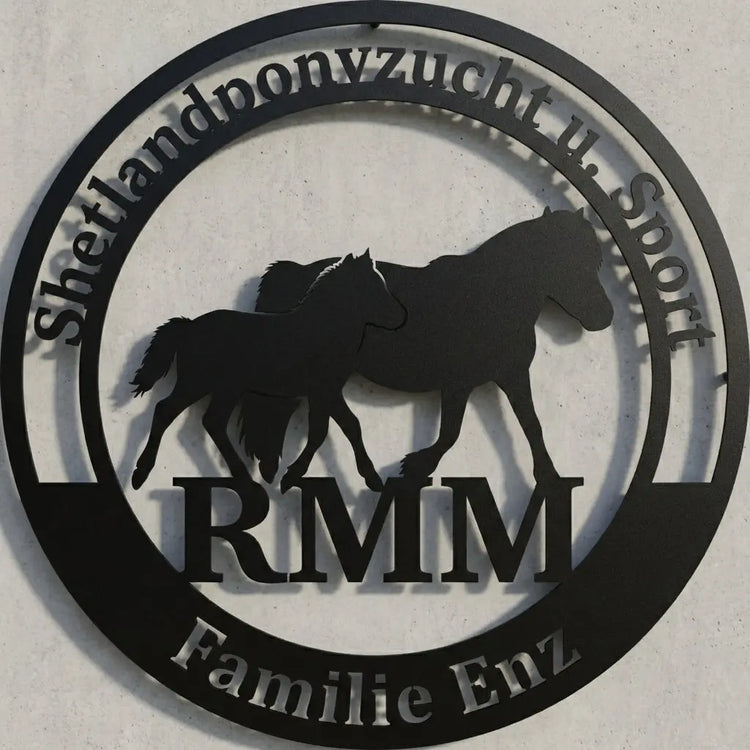 Ovales Hofschild – Shetlandponyzucht