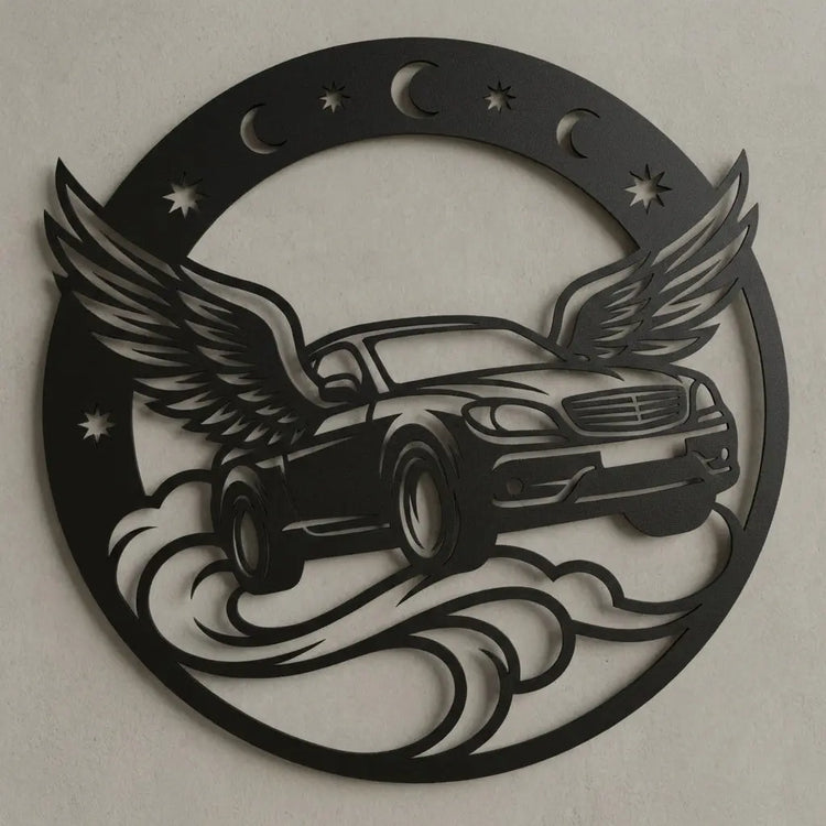 Rundes Emblem Auto mit Flügeln – Nachthimmel