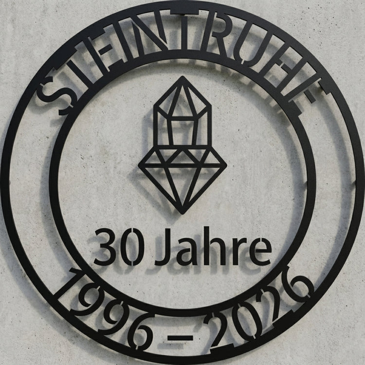 Rundes Jubiläumsschild Steintruhe 30 Jahre