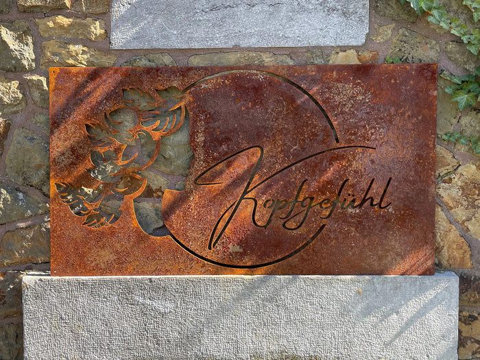 Cortenstahl-Schild mit dunkler Patina
