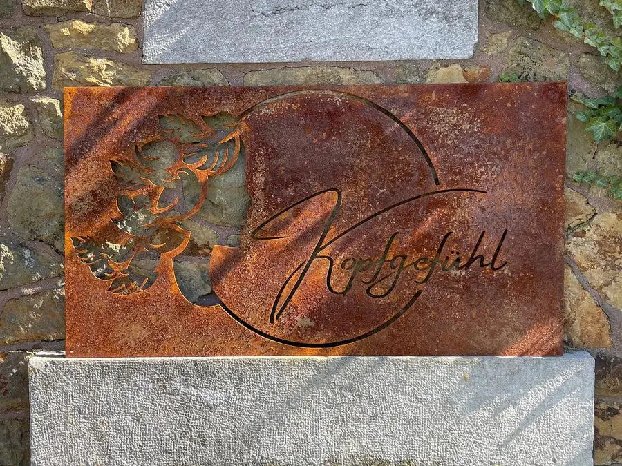 Cortenstahl-Schild mit dunkler, fertiger Patina